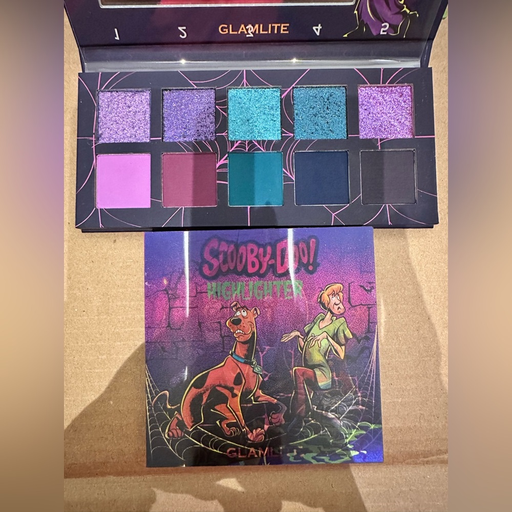 Glamlite Scooby Doo Palette Collection. BNIB - Picture 3 of 4